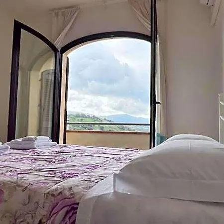 Hotel Domu' 3*